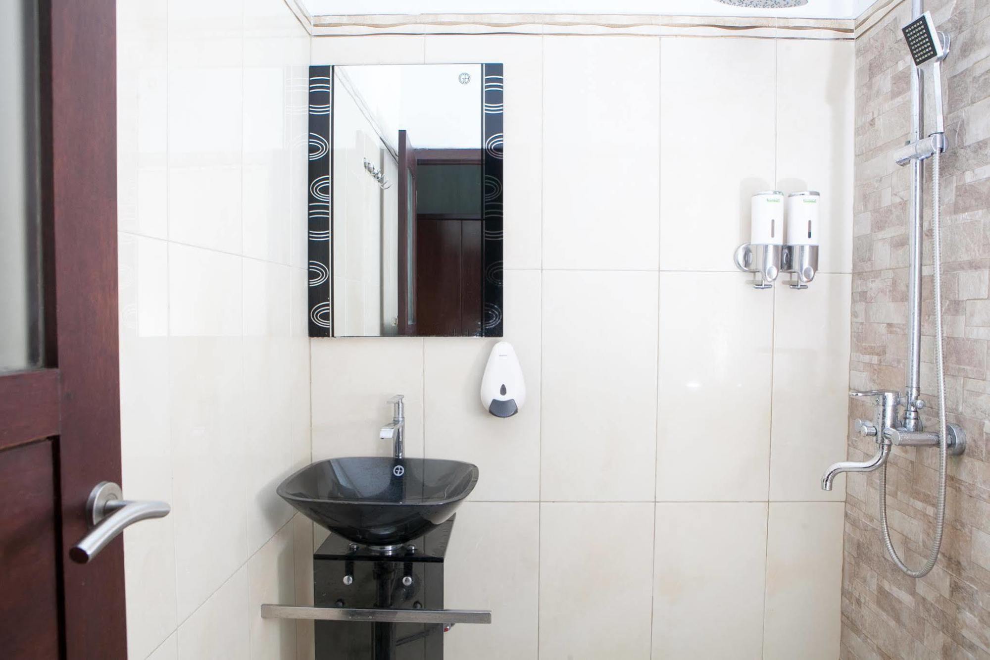 בנדונג Reddoorz Plus @ Talaga Bodas מראה חיצוני תמונה