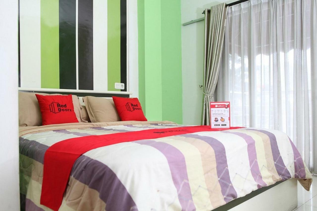 בנדונג Reddoorz Plus @ Talaga Bodas מראה חיצוני תמונה